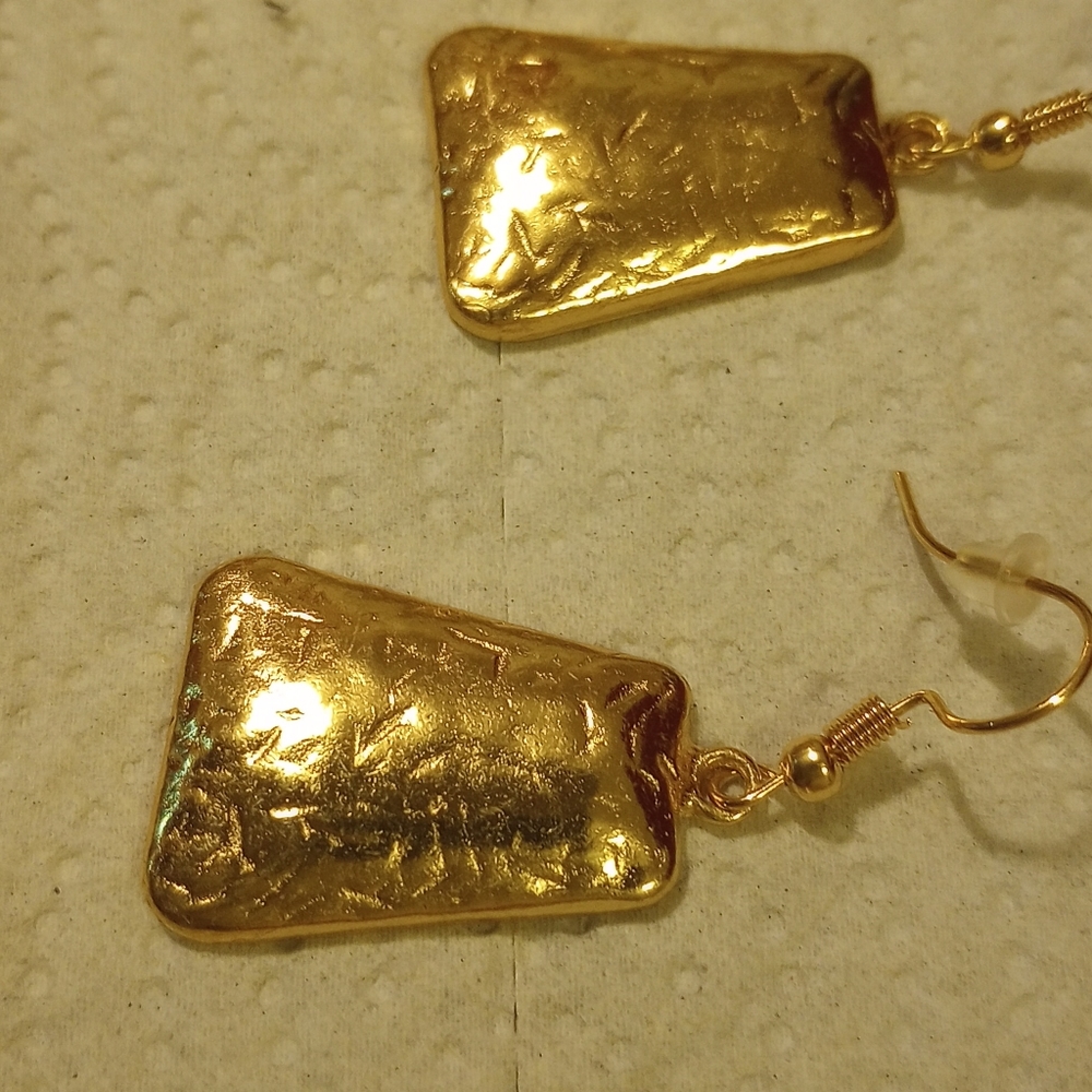 Jewelry - Picture 3 of 4